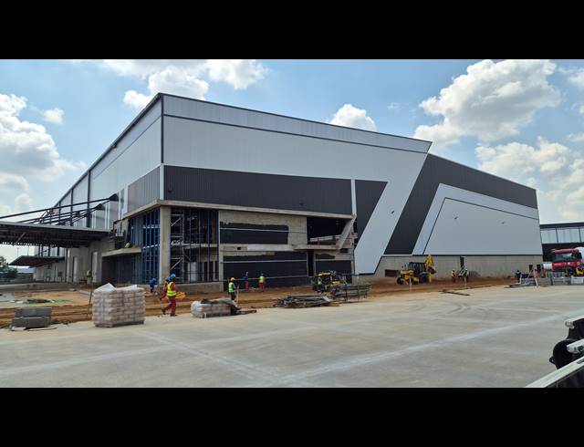9,910M² WAREHOUSE TO LET IN JET PARK